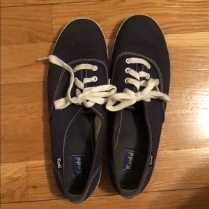 7.5 navy blue Keds